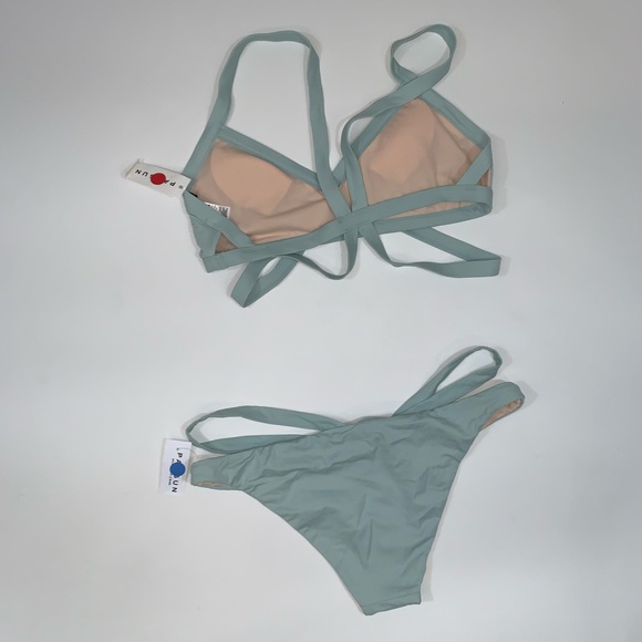 Kendall Kylie sea green bikini set 38 - Picture 4 of 4